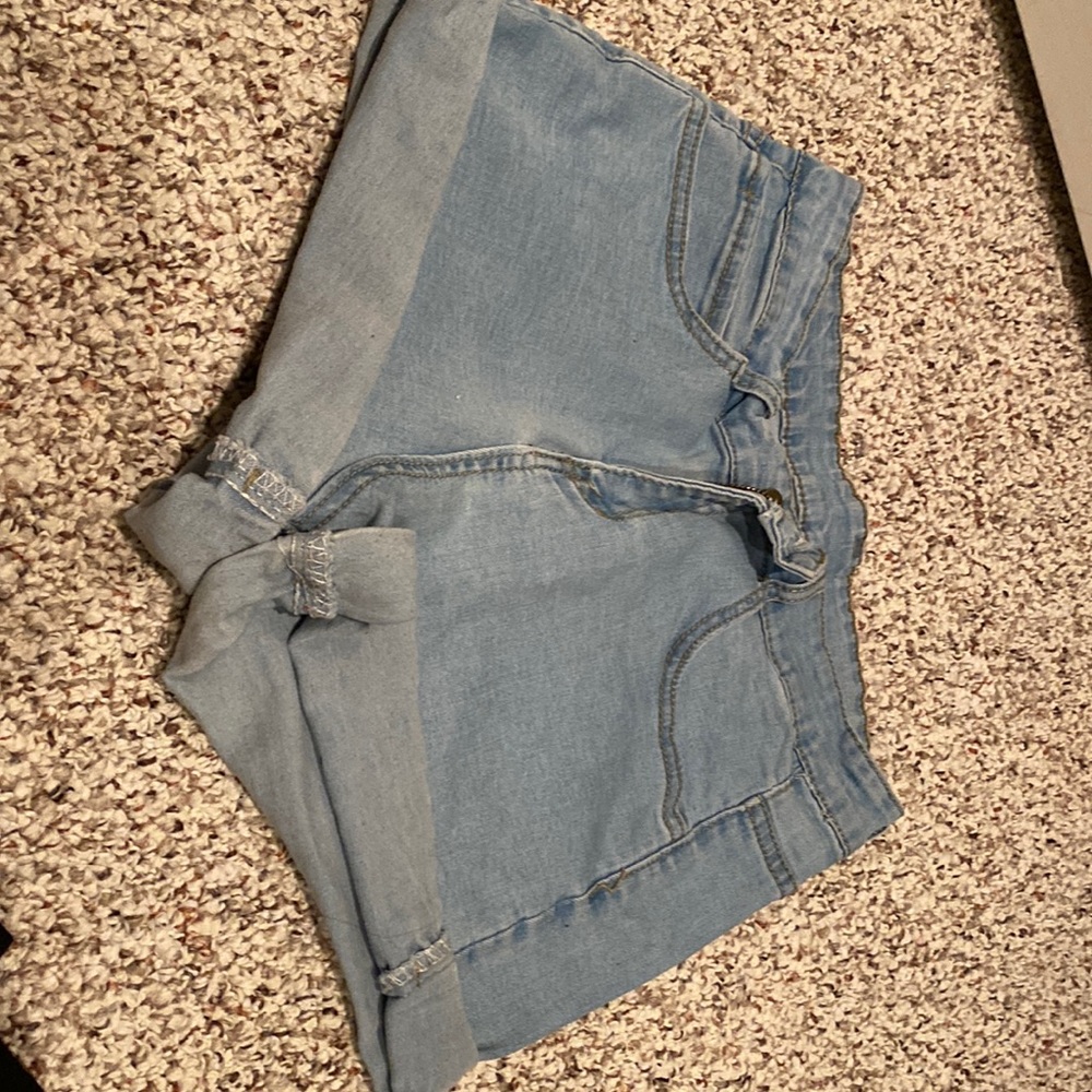 Stretchy jeans shorts